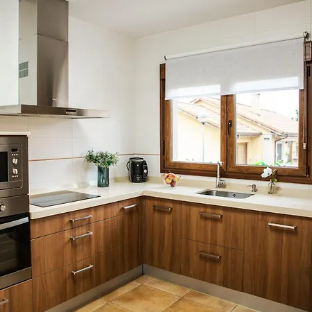 בית נופש Casa Amplio Jardin Proximo Al Parque Cabarceno Penagos